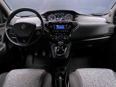 Lancia Ypsilon 1.0 FireFly 5 porte S&S Hybrid Ecochic Silver Blu/Azzurro usata Castelnuovo Rangone
