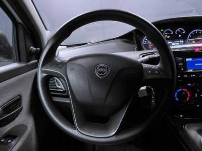 Lancia Ypsilon 1.0 FireFly 5 porte S&S Hybrid Ecochic Silver Bianco usata Castelnuovo Rangone