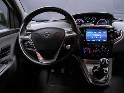 Lancia Ypsilon 1.0 FireFly 5 porte S&S Hybrid Ecochic Gold Bianco usata Castelnuovo Rangone