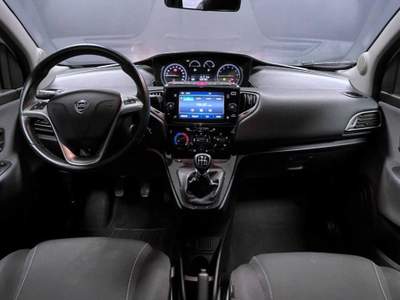 Lancia Ypsilon 1.0 FireFly 5 porte S&S Hybrid Ecochic Gold Bianco usata Castelnuovo Rangone