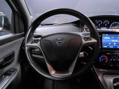 Lancia Ypsilon 1.0 FireFly 5 porte S&S Hybrid Ecochic Gold Bianco usata Castelnuovo Rangone
