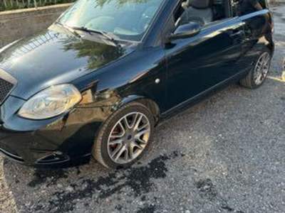 Lancia Ypsilon Momo design 105cv Nero usata Giugliano in Campania