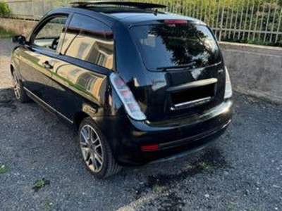 Lancia Ypsilon Momo design 105cv Nero usata Giugliano in Campania