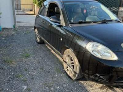 Lancia Ypsilon Momo design 105cv Nero usata Giugliano in Campania