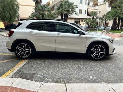 Mercedes-Benz GLA d Automatic Premium AMG Bianco usata Cerignola