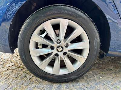 Seat Leon 1.6 TDI 115 CV ST Business Blu/Azzurro usata Cerignola