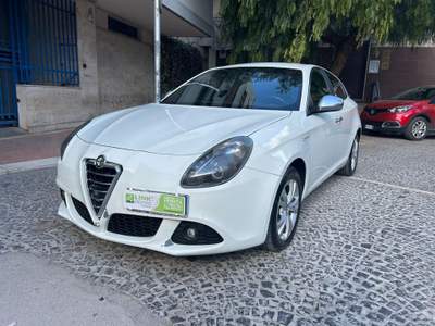 Alfa Romeo Giulietta 1.6 JTDm-2 105 CV Progression Bianco usata Cerignola