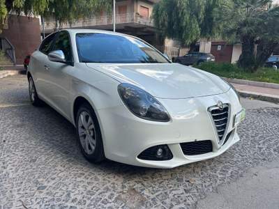Alfa Romeo Giulietta 1.6 JTDm-2 105 CV Progression Bianco usata Cerignola