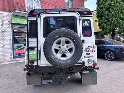 Land Rover Defender 110 2.5 Td5 cat S.W.C PASSO LUNGO Bianco usata Nonantola