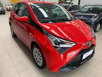 Toyota Aygo Connect 1.0 VVT-i 72 CV 5 porte x-play Rosso usata Tolmezzo