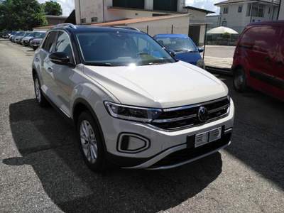 Volkswagen T-Roc 1.5 TSI ACT DSG Style  NUOVA DA ORDINARE Giallo usata Alba