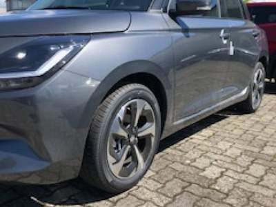Suzuki Swift 1.2 Hybrid CVT Top AUTOMATICA DA IMMATRICOLARE usata Casteggio