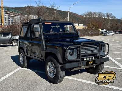 Land Rover Defender 2.5 Td5 Autocarro 3 posti Soft Top con carrello Nero usata L'Aquila