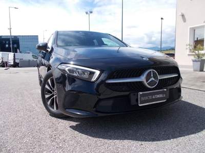 Mercedes-Benz Classe A d Automatic 2.0 cc 5p. Sport business Nero usata SAN VENDEMIANO