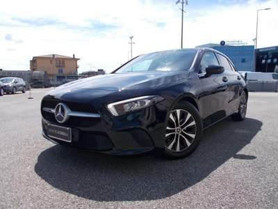 Mercedes-Benz Classe A d Automatic 2.0 cc 5p. Sport business Nero usata SAN VENDEMIANO