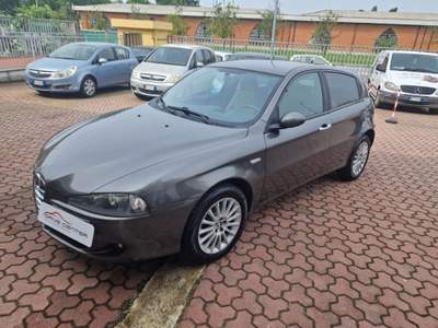 Alfa Romeo 147 1.6 16V TS (105) 5 porte Progression Grigio usata Cormano