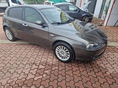Alfa Romeo 147 1.6 16V TS (105) 5 porte Progression Grigio usata Cormano