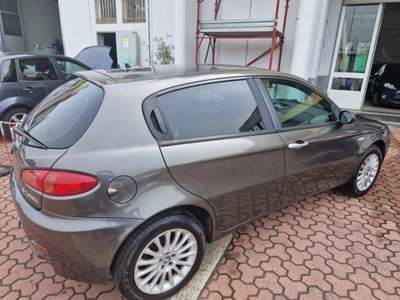 Alfa Romeo 147 1.6 16V TS (105) 5 porte Progression Grigio usata Cormano