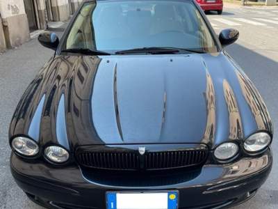 Jaguar X-Type 3.0 V6 24V cat Nero usata Gaglianico