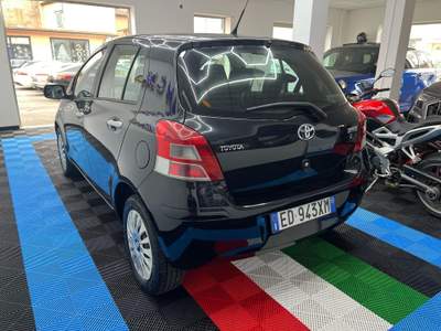 Toyota Yaris OK NEOPATENTATI Nero usata PRATO