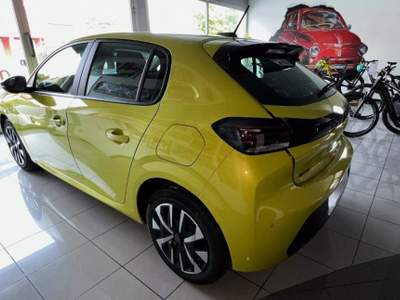Peugeot 208 PureTech 75 Stop&Start 5 porte Active Giallo usata Urgnano