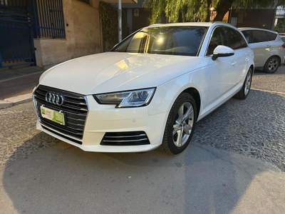 Audi A4 Avant 2.0 TDI 150 CV Business Sport Bianco usata Cerignola