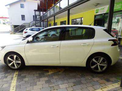 Peugeot 308 PureTech Turbo 130 S&S Allure Bianco usata Solbiate Arno