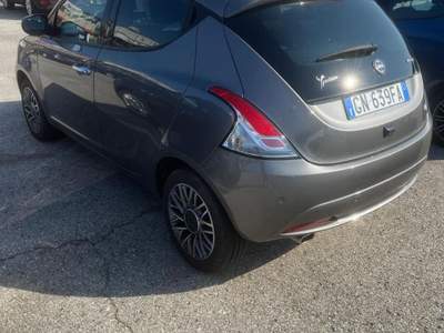 Lancia Ypsilon 1.0 FireFly 5 porte S&S Hybrid Gold Plus Grigio usata Corciano