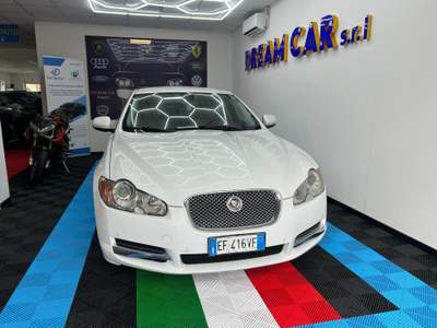 Jaguar XF Jaguar XF 3.0 D V6 Luxury Bianco usata PRATO