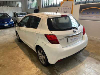 Toyota Yaris Active 1.5 VVT-i HEV Bianco usata Arona