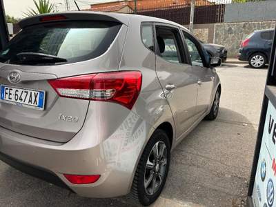 Hyundai ix20 1.4 CRDI 90 CV XPossible Grigio usata Afragola