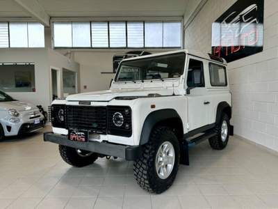 Land Rover Defender 90 2.5 Td5 SW SE *7 POSTI*GPL*NEOPATENTATI* Bianco usata Bussero