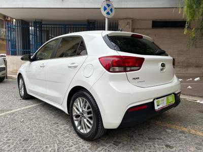Kia Rio 1.2 MPi Evolution Bianco usata Cerignola