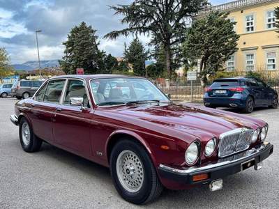 Jaguar XJ XJ12 5.3 HE V12 ASI Targa ORO 42.233km Originali Lilla usata L'Aquila