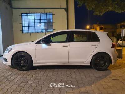 Volkswagen Golf 2.0 TDI 5p. Highline BlueMotion Technology Bianco usata Cecina