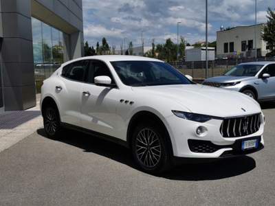 Maserati Levante V6 Diesel AWD Granlusso Bianco usata Scarperia e San Piero