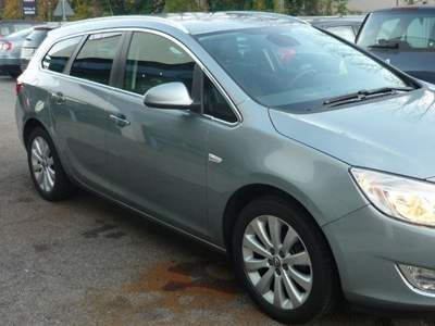 Opel Astra 1.4 Turbo 140CV Sports Tourer Cosmo Blu/Azzurro usata ALBANO SANT'ALESSANDRO