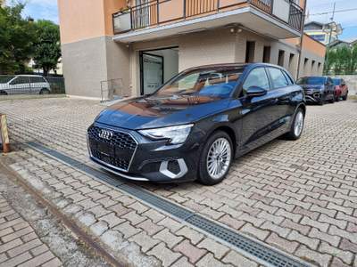 Audi A3 DSG /17'' /MATRIX /CARPLAY /CAMERA Grigio usata Dolo