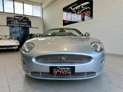 Jaguar XK 3.5 V8 Convertibile Argento usata Bussero