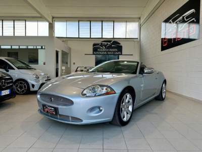 Jaguar XK 3.5 V8 Convertibile Argento usata Bussero