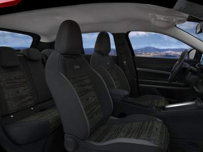 Jeep Avenger BEV LONGITUDE+ALTITUDE+BLACK+SUMMIT Rosso usata Fara Gera d'Adda