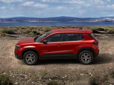 Jeep Avenger BEV LONGITUDE+ALTITUDE+BLACK+SUMMIT Rosso usata Fara Gera d'Adda