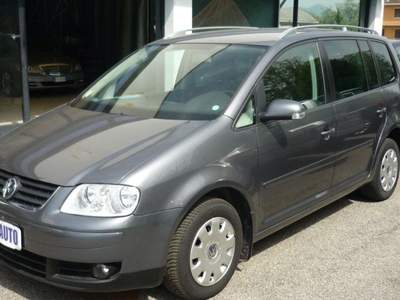 Volkswagen Touran 2.0 16V TDI Highline Grigio usata ALBANO SANT'ALESSANDRO