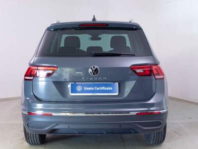 Volkswagen Tiguan 2.0 TDI 150 CV SCR DSG Life Grigio usata Paruzzaro