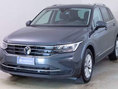 Volkswagen Tiguan 2.0 TDI 150 CV SCR DSG Life Grigio usata Paruzzaro