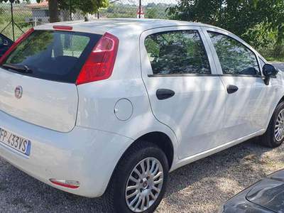 Fiat Punto 1.4 8V 5 porte Natural Power Street Bianco usata Penne