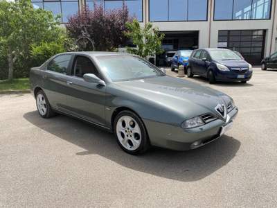 Alfa Romeo 166 2.4 JTD cat Grigio usata Savoia di Lucania