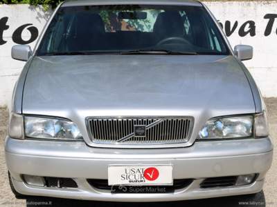Volvo V70/XC70 V70 2.0 T Argento usata Langhirano