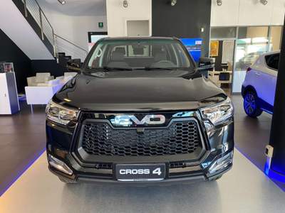 Evo Cross 4 Evo Cross 4 2.0 T.D Doppia Cabina PREZZO + IVA Nero usata Concordia Sagittaria