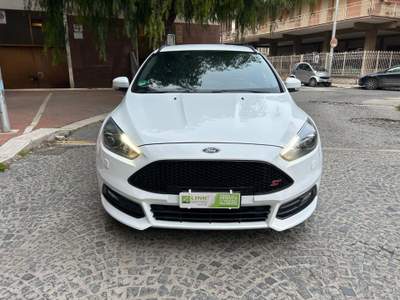 Ford Focus 2.0 EcoBoost 250 CV SW ST3 Bianco usata Cerignola